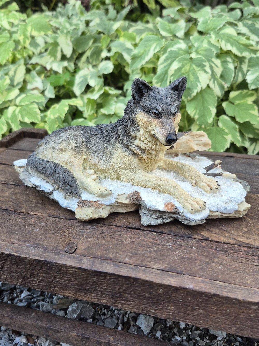 Canadian Geographic Timber Wolf Figurine Wildlife Statue Loup des Bois 8" Resin